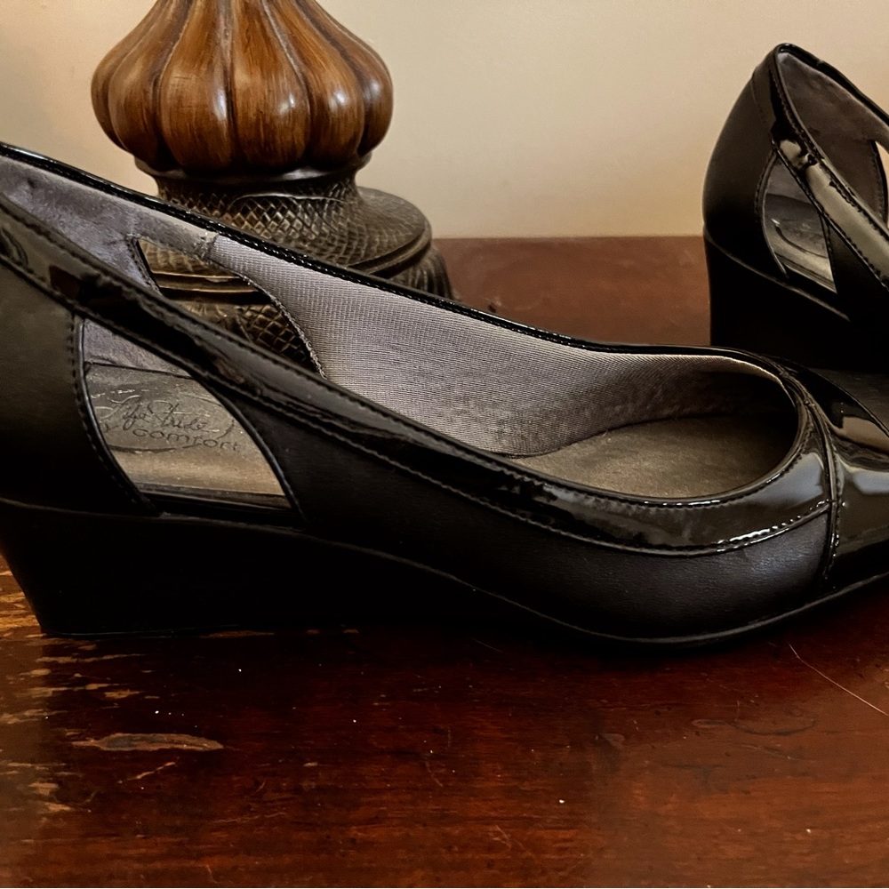 Black comfy wedges for women, never worn, size 10